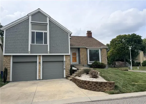 8016 Monrovia ST, Lenexa, KS 66215