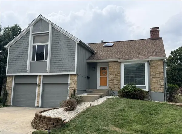 8016 Monrovia ST, Lenexa, KS 66215