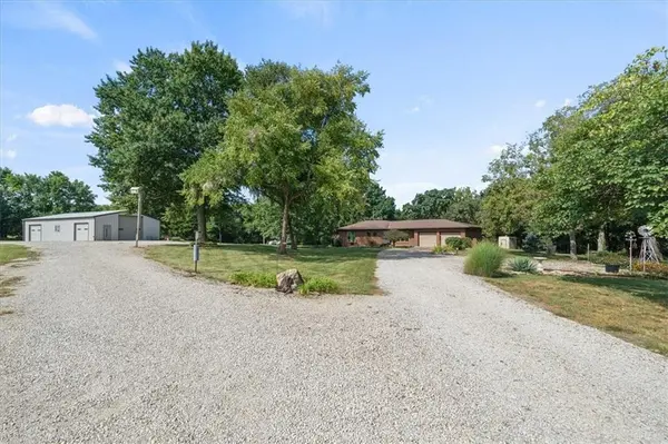 23776 Clare RD, Paola, KS 66071