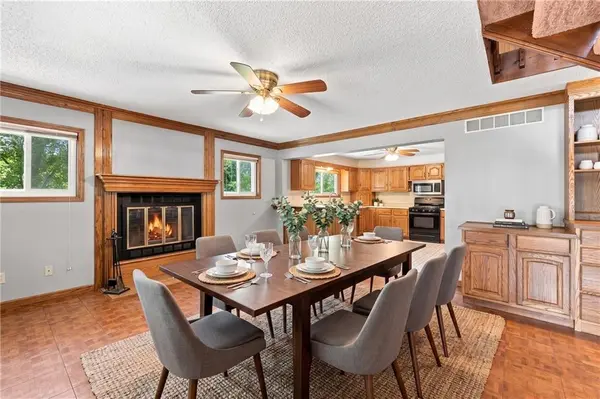 1322 S Kings HWY, Independence, MO 64055