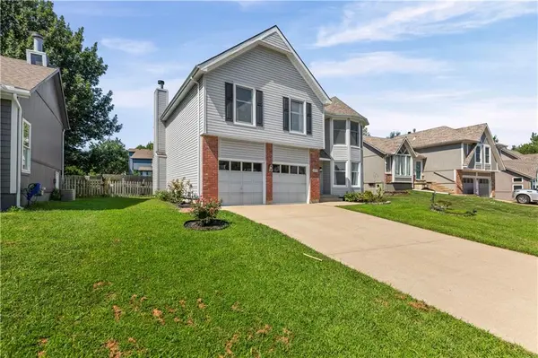 6418 Aminda ST, Shawnee, KS 66226