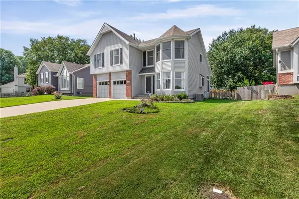 6418 Aminda ST, Shawnee, KS 66226