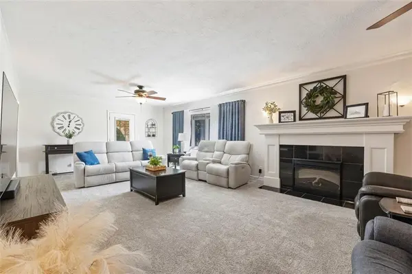 5040 County Line RD, Kansas City, KS 66106