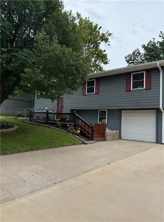 633 Valley Hill DR, Knob Noster, MO 65336