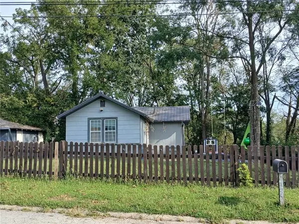 2704 Cleveland AVE, Kansas City, KS 66104