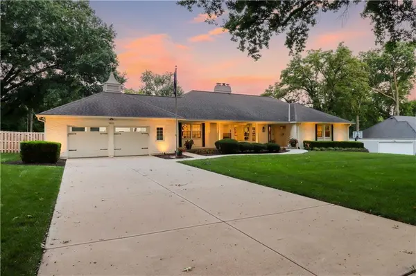 9825 Overbrook RD, Leawood, KS 66206