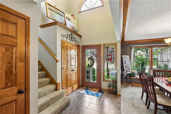 1721 Parkside DR, Liberty, MO 64068