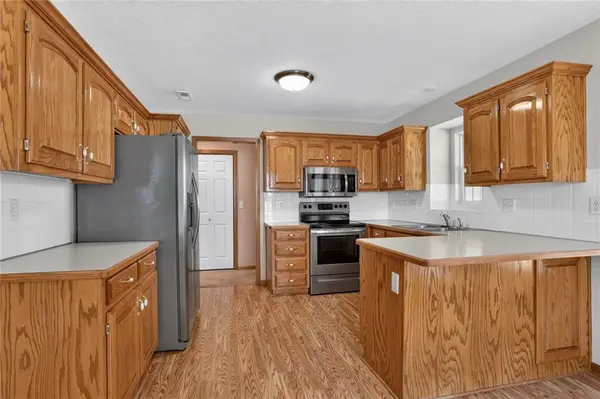 1116 Granada DR, Raymore, MO 64083
