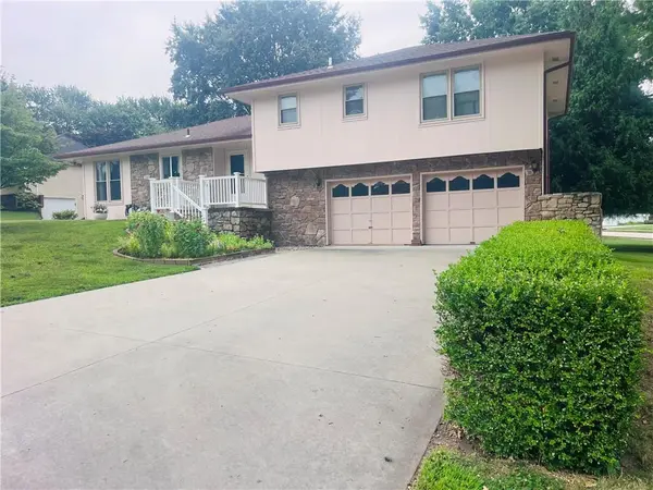 2902 Derven CT, St Joseph, MO 64506