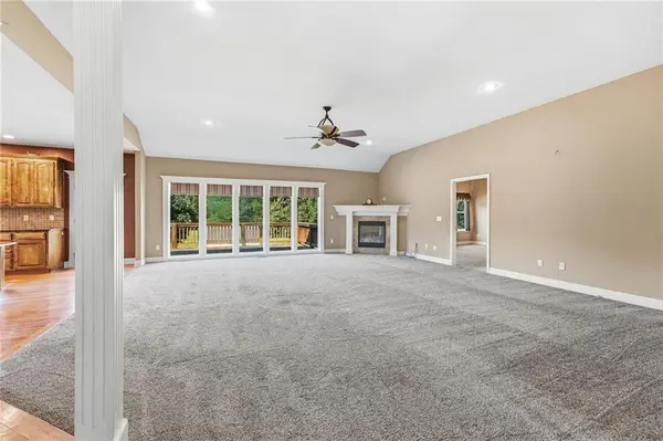 1018 N Old Mill RD, Independence, MO 64056