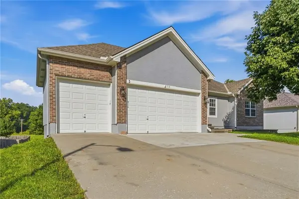 1018 N Old Mill RD, Independence, MO 64056