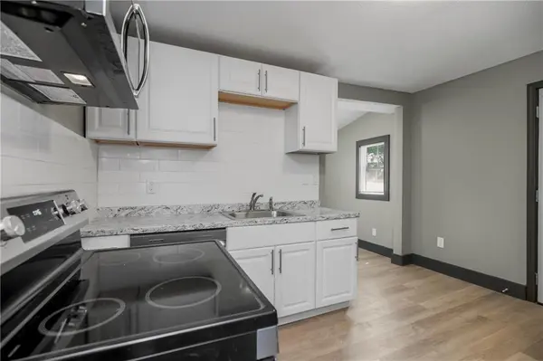 8605 Wayne AVE, Kansas City, MO 64131