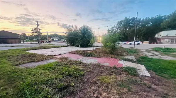 10901 E Truman RD, Independence, MO 64052