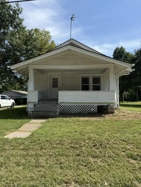 414 N West ST, Cameron, MO 64429