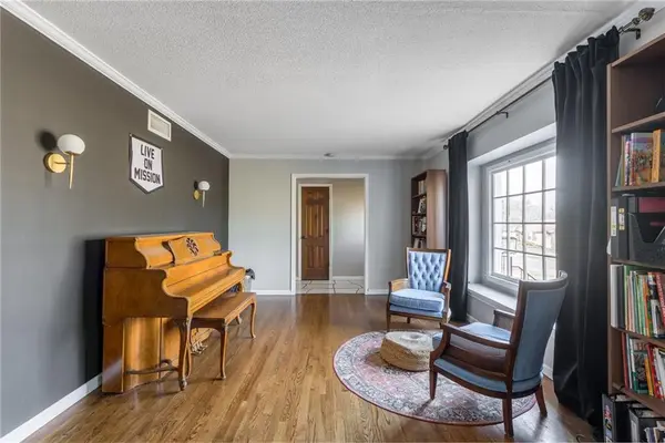 1713 NE 69th TER, Gladstone, MO 64118