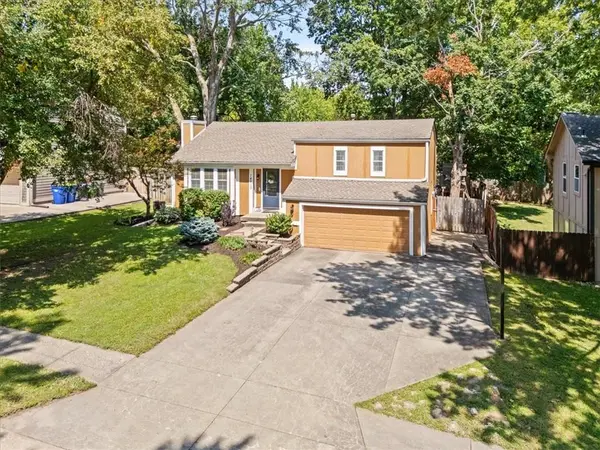 14810 W 91st TER, Lenexa, KS 66215