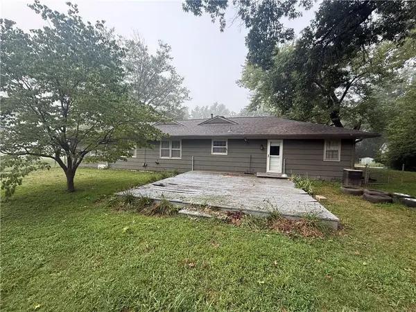 7020 Verde DR, Kansas City, KS 66109