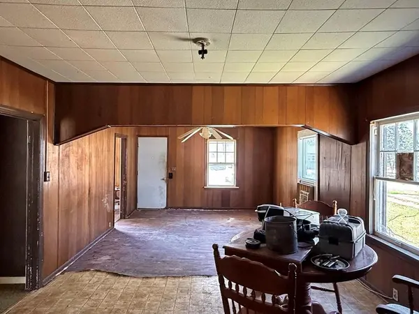 121 W Lafayette ST, El Dorado Springs, MO 64744