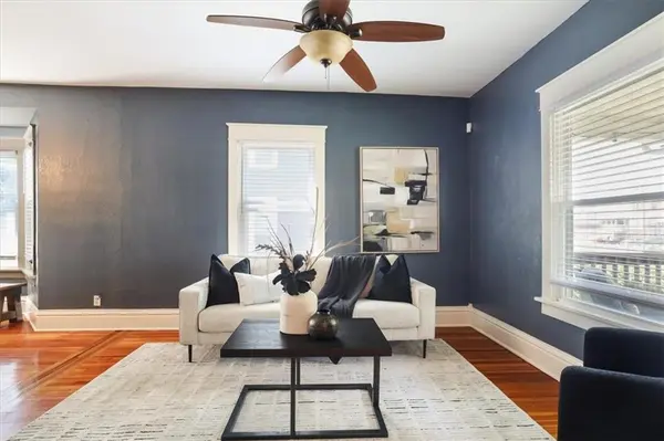 3911 Central ST, Kansas City, MO 64111