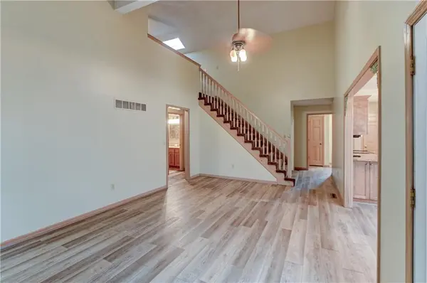 1421 Birdseye CT, Blue Springs, MO 64015