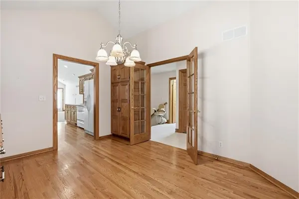 7907 N Cherry ST, Kansas City, MO 64118