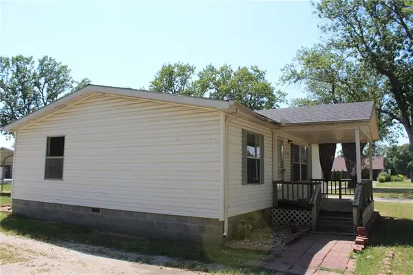 1891 54 Highway RD, Iola, KS 66749