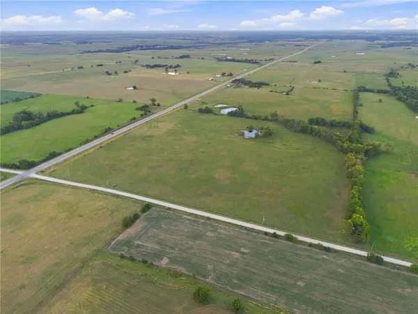 17478 S 59 HWY, Welda, KS 66091