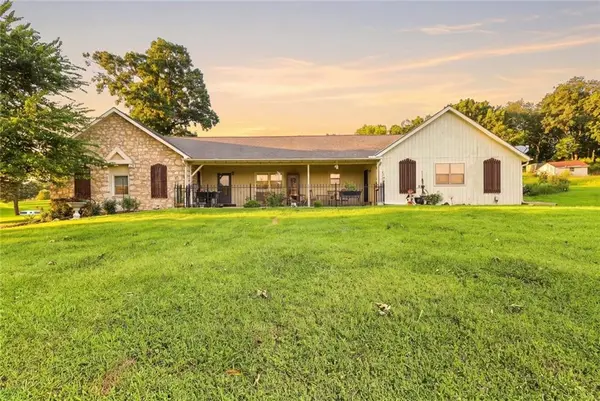 18676 Logan RD, Leavenworth, KS 66048