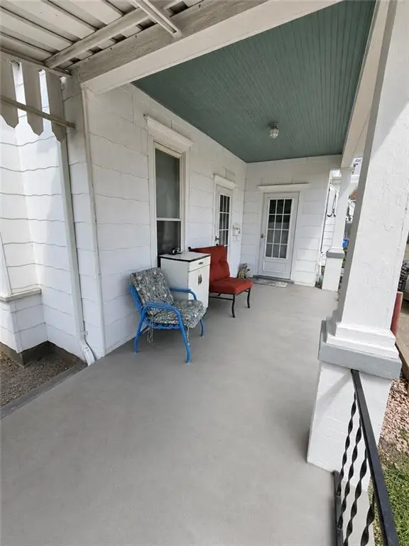 1005 N 22nd ST, St Joseph, MO 64506