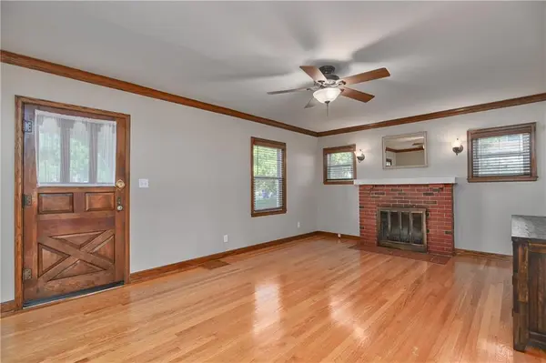 5833 Monrovia ST, Shawnee, KS 66216