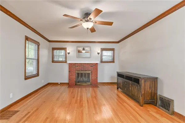 5833 Monrovia ST, Shawnee, KS 66216