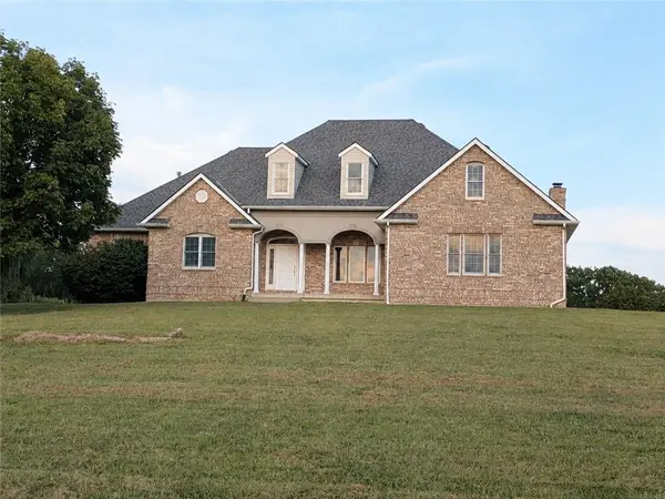 26001 S Summit RD, Harrisonville, MO 64701