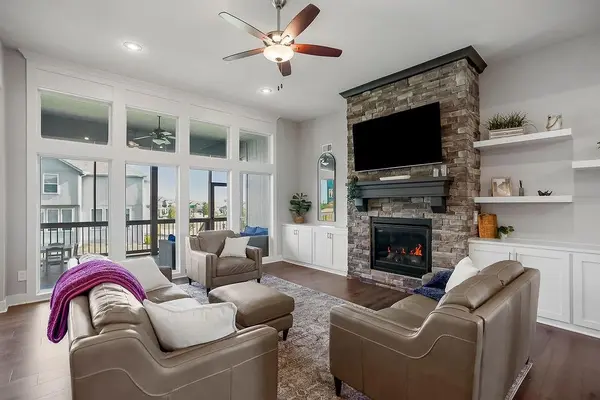 19504 W 116th ST, Olathe, KS 66061