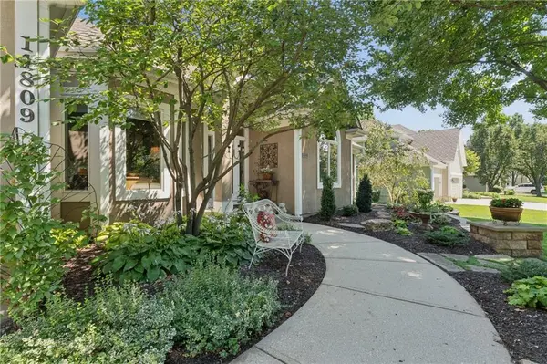 14809 Linden ST, Leawood, KS 66224