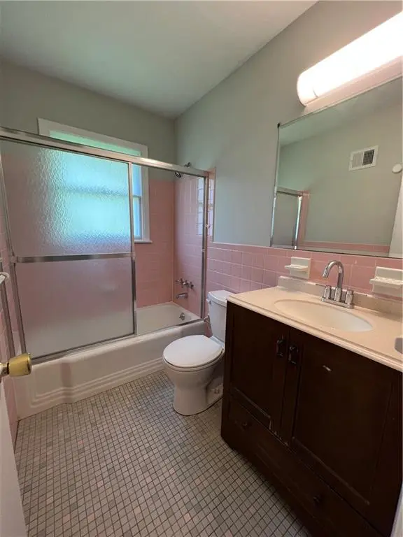 1204 E 81st ST, Kansas City, MO 64131