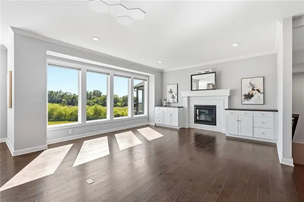 3008 SW Arboridge DR, Lee's Summit, MO 64082