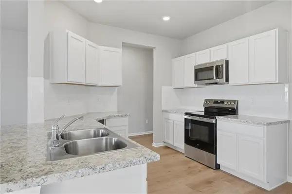20310 W 195th ST, Spring Hill, KS 66083