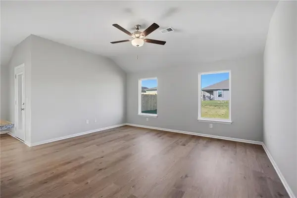 20310 W 195th ST, Spring Hill, KS 66083