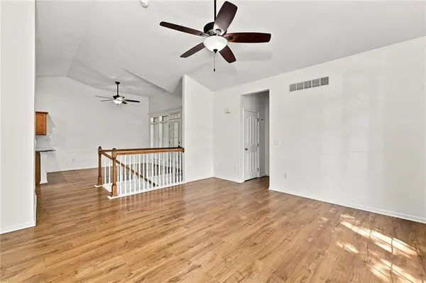 18665 W 158TH TER #400, Olathe, KS 66062