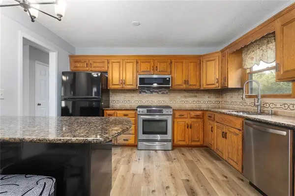 1102 S Elm ST, Louisburg, KS 66053