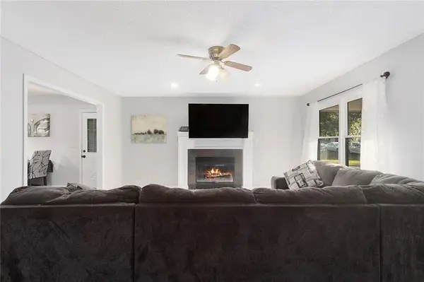 1102 S Elm ST, Louisburg, KS 66053