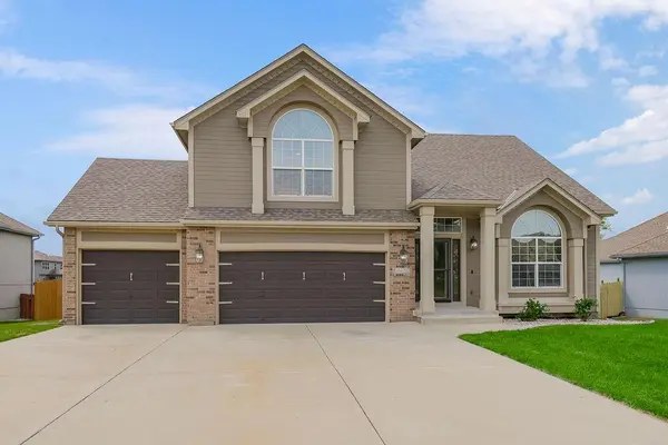 4412 SW Lyndsie CT, Lee's Summit, MO 64082