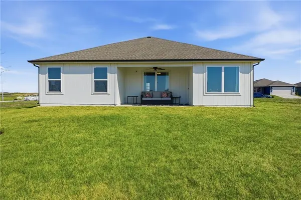 20320 W 195th ST, Spring Hill, KS 66083