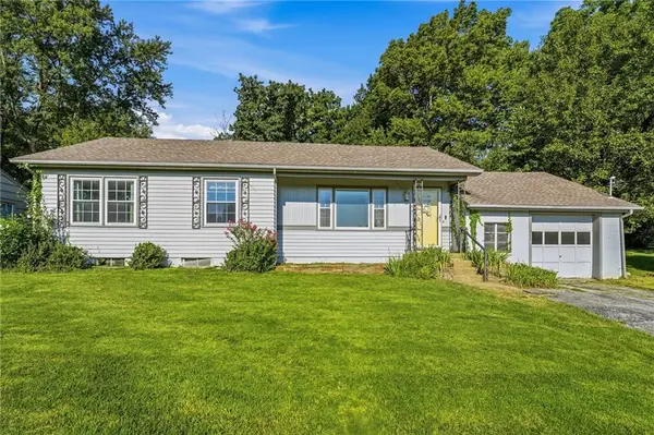 6000 Arlington AVE, Kansas City, MO 64133