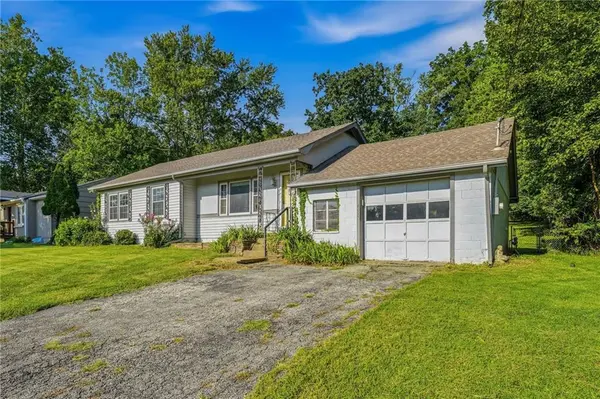 6000 Arlington AVE, Kansas City, MO 64133