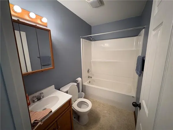 3203 S 22nd ST, St Joseph, MO 64503