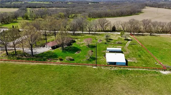 5460 W 175th ST, Stilwell, KS 66085