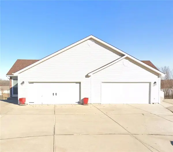 614 E 7th ST, Kearney, MO 64060