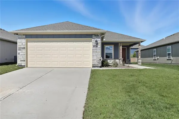 883 N Pear ST, Gardner, KS 66030