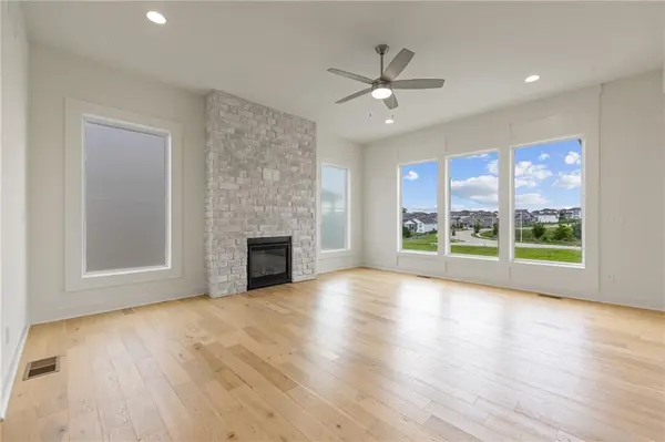18228 Earnshaw ST, Overland Park, KS 66013